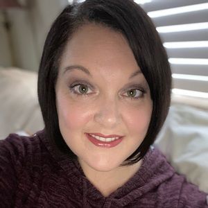 Meet your Posher, Felicia